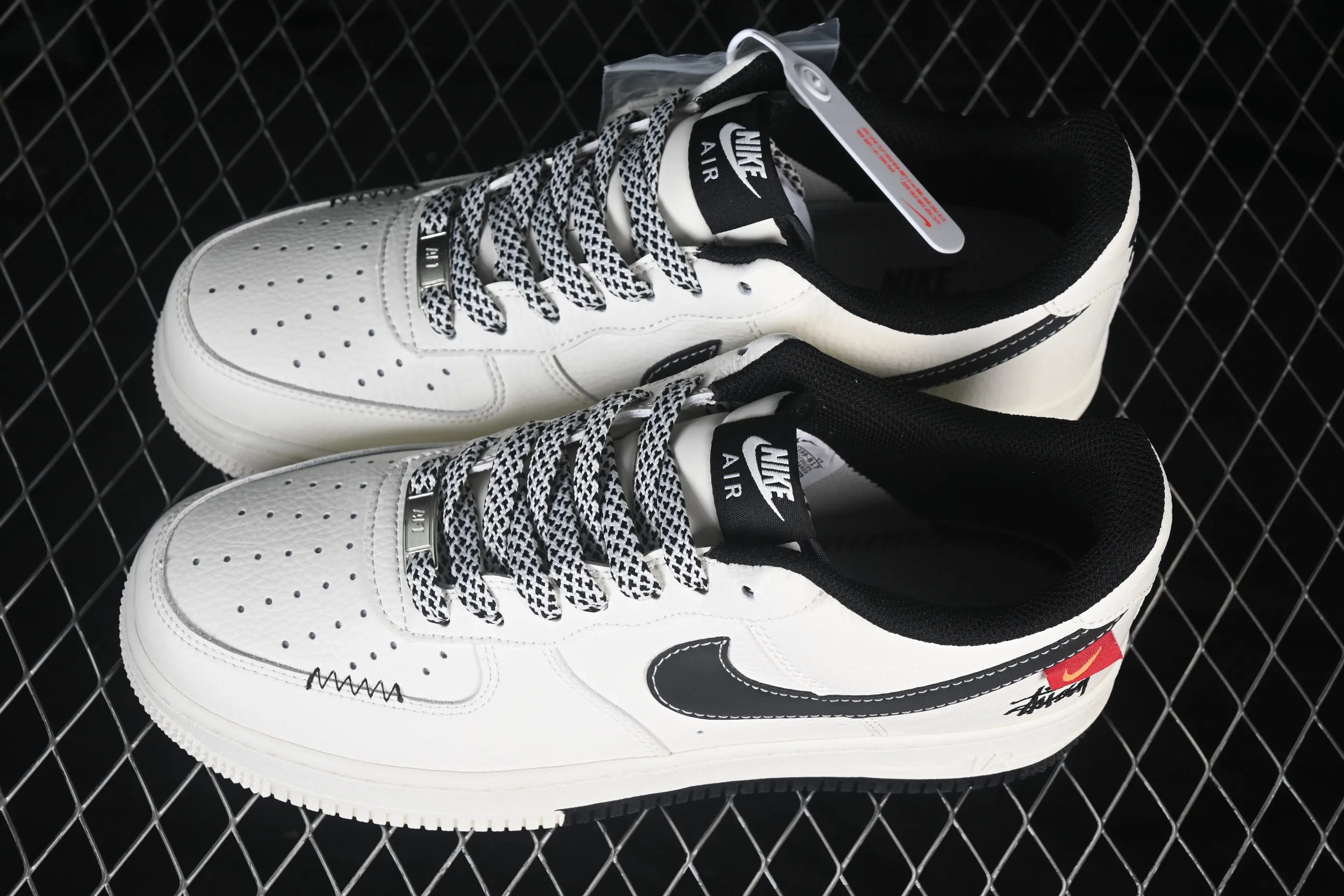 All categories Nk Air Force 1 Air Force series Nk Air Force 1 Low Air Force low-top Nike Air Force 1'07 Low black and white contrast Air Force 1 low-top casual sneakers MM3399-817